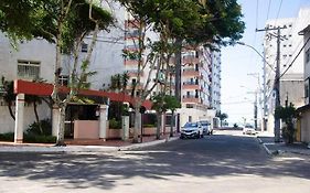 Guarapari. ES. Alugo excelente apartamento a 100 m do mar.